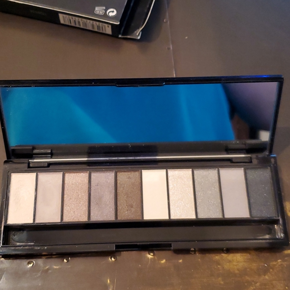 Kiko eyeshadow palette